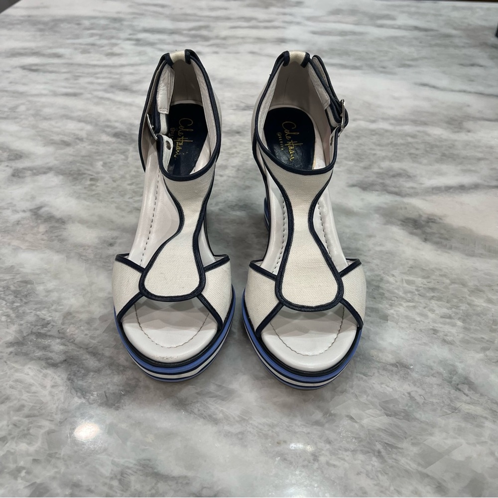 EC. Women’s Cole Haan Air Ricki T-Strap White & Navy Canvas Wedge Sandal. Size 6